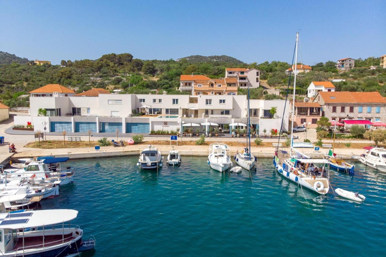 Maiora Luxury Island Suites Sali Bagian luar foto