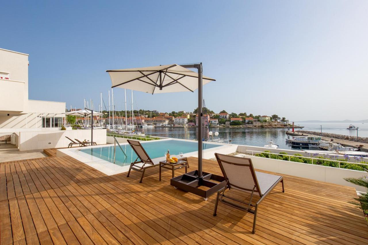 Maiora Luxury Island Suites Sali Bagian luar foto