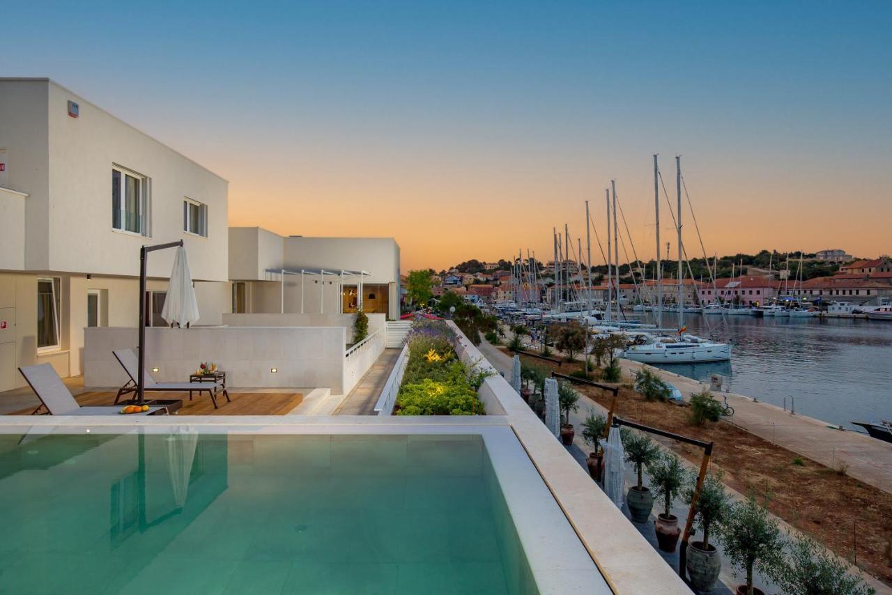 Maiora Luxury Island Suites Sali Bagian luar foto
