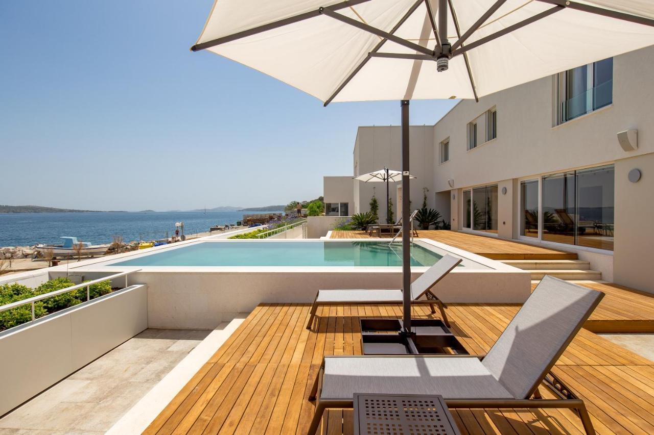 Maiora Luxury Island Suites Sali Bagian luar foto