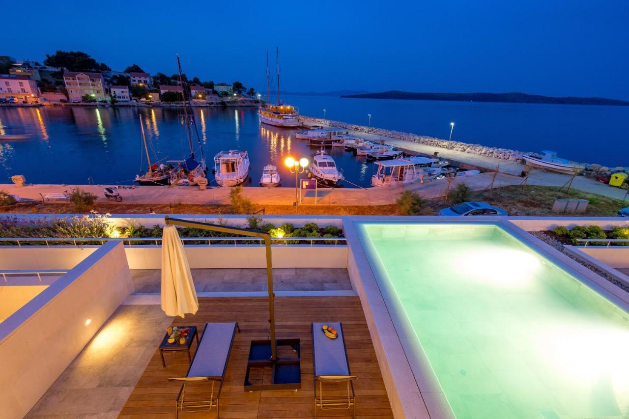 Maiora Luxury Island Suites Sali Bagian luar foto