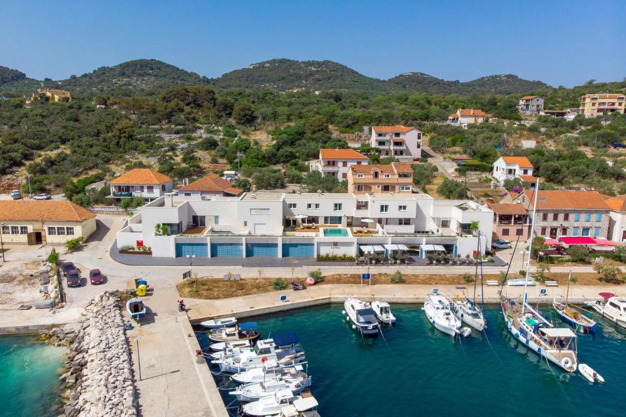 Maiora Luxury Island Suites Sali Bagian luar foto