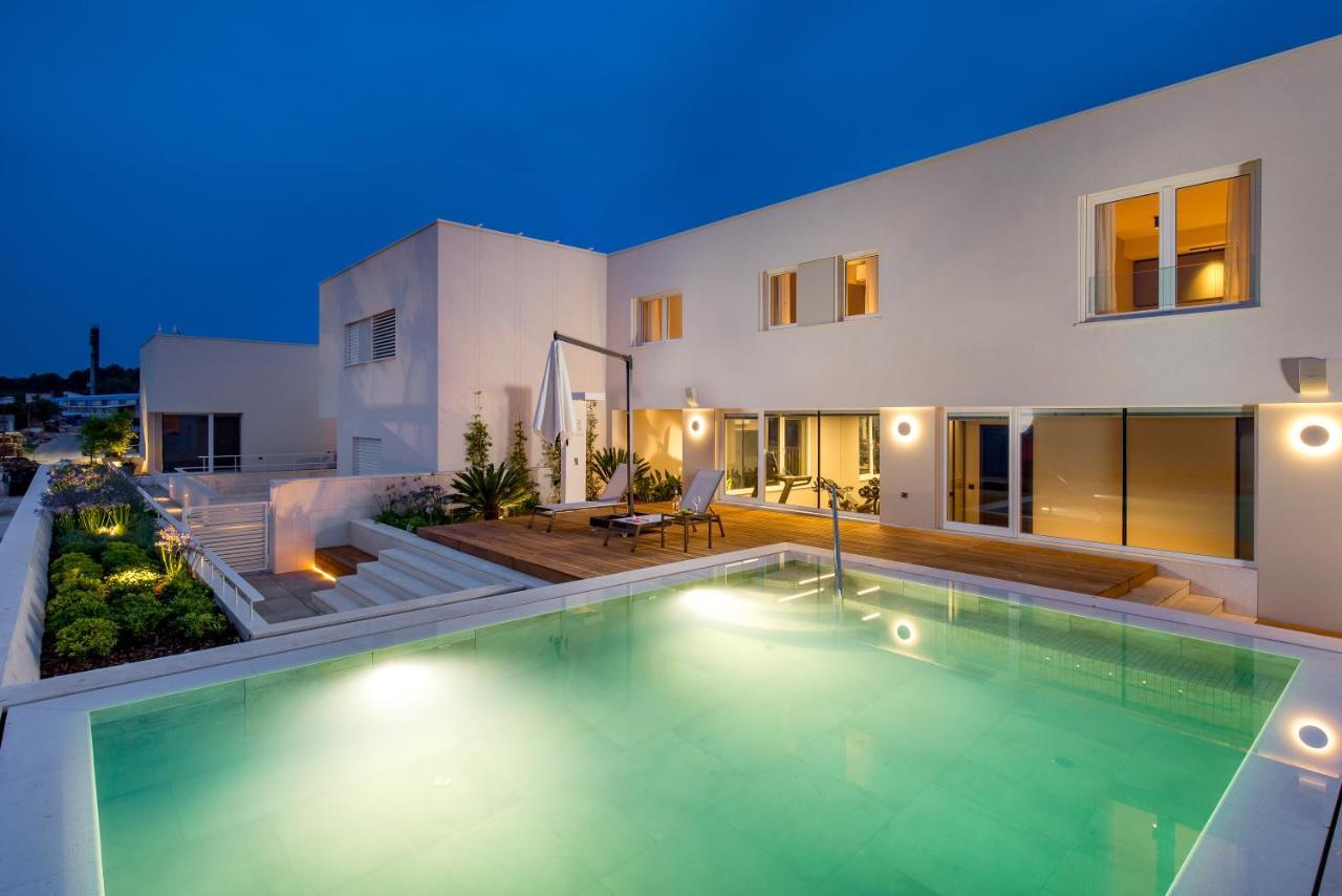 Maiora Luxury Island Suites Sali Bagian luar foto