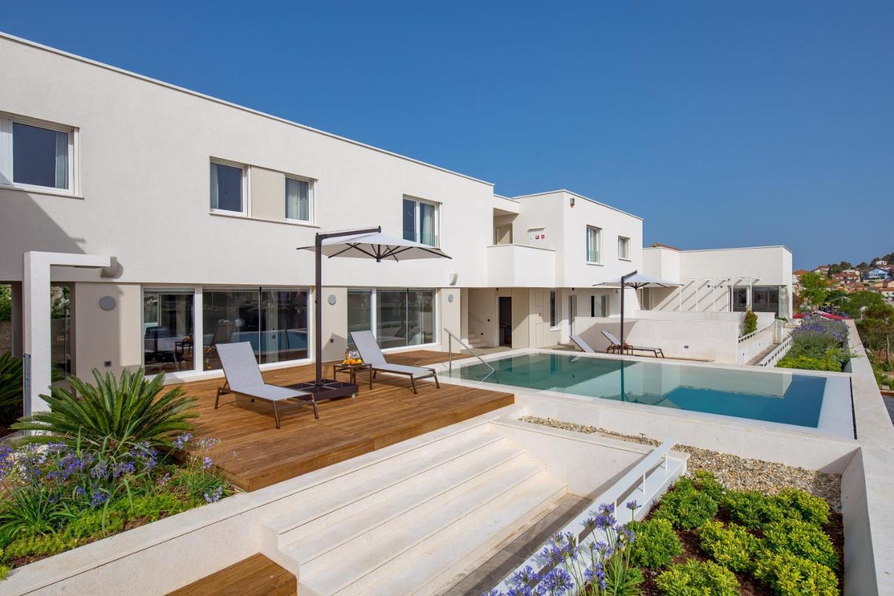 Maiora Luxury Island Suites Sali Bagian luar foto