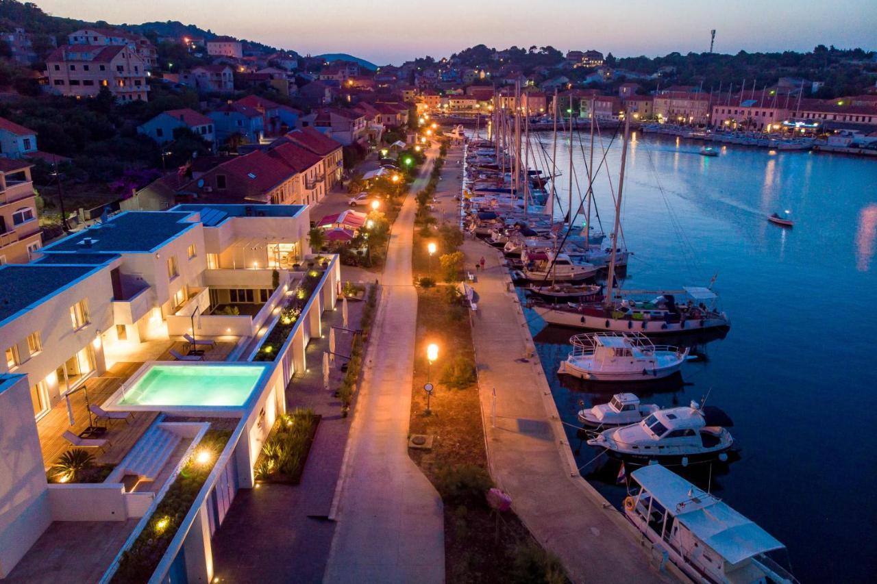 Maiora Luxury Island Suites Sali Bagian luar foto