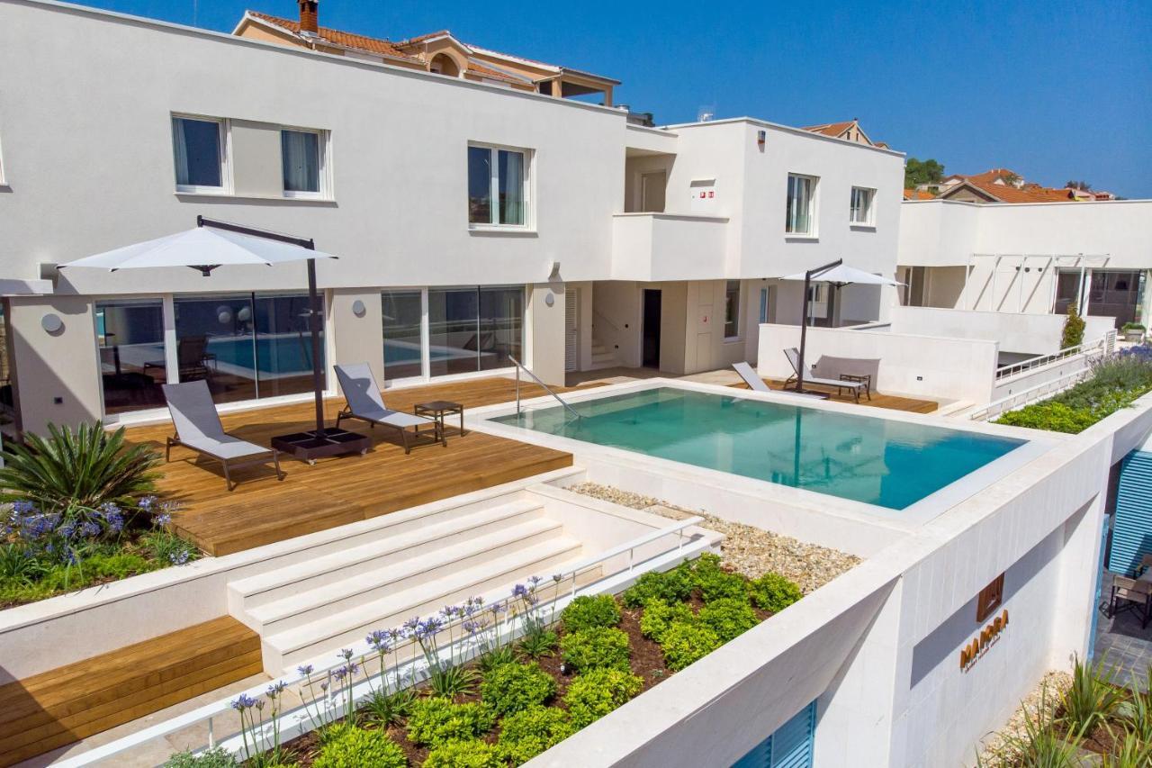 Maiora Luxury Island Suites Sali Bagian luar foto