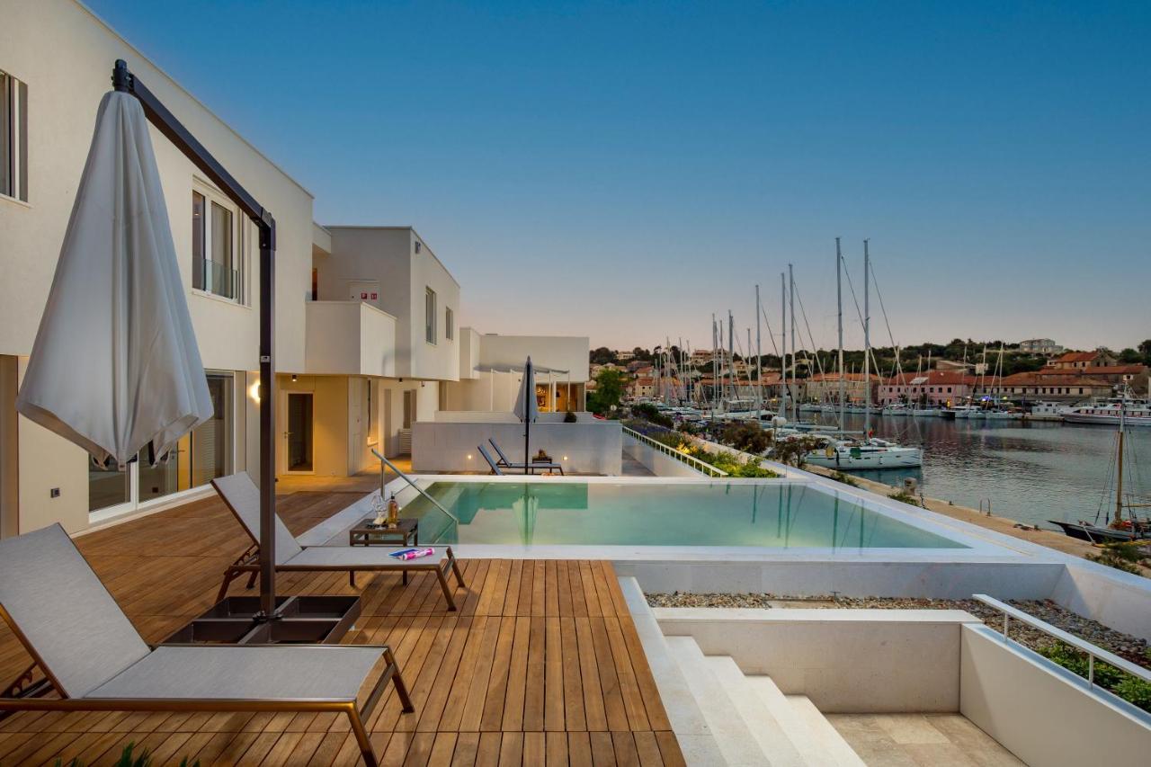Maiora Luxury Island Suites Sali Bagian luar foto