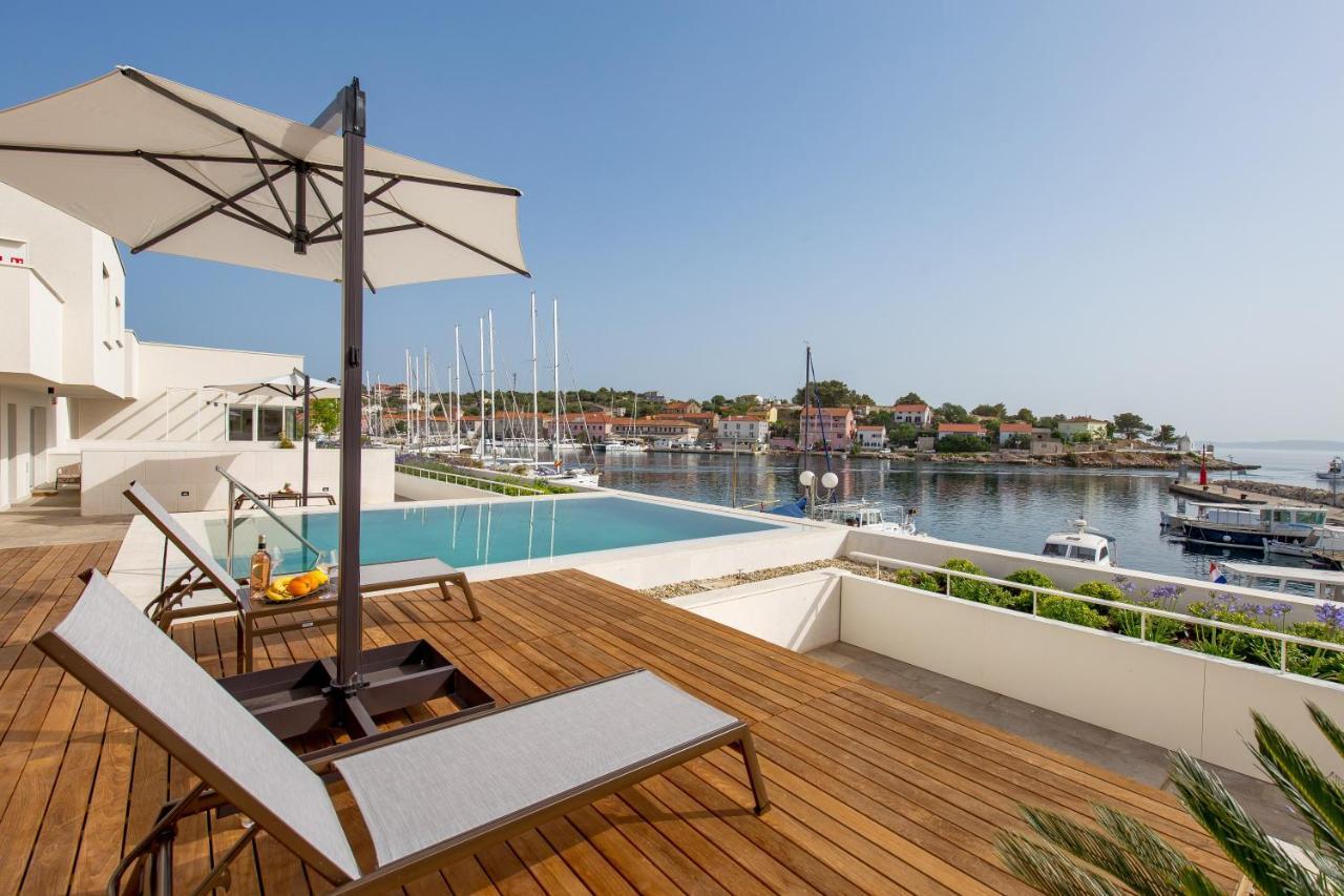 Maiora Luxury Island Suites Sali Bagian luar foto