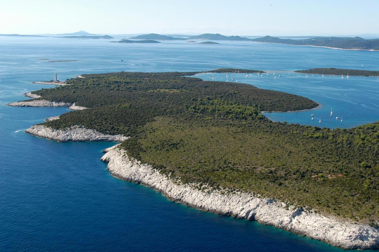Maiora Luxury Island Suites Sali Bagian luar foto