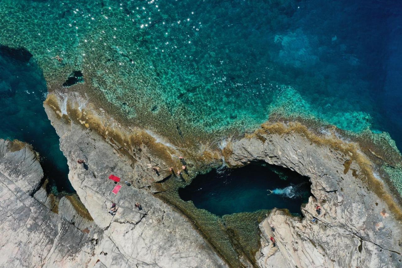 Maiora Luxury Island Suites Sali Bagian luar foto